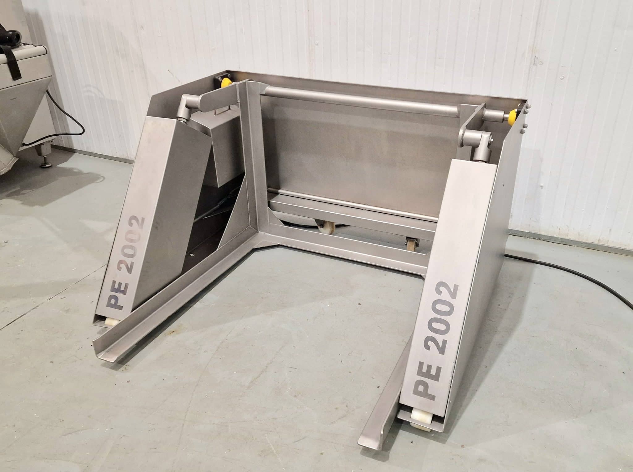 ELEVADOR DE CONTENEDORES PUJOLAS PE 2002 - imagen 1