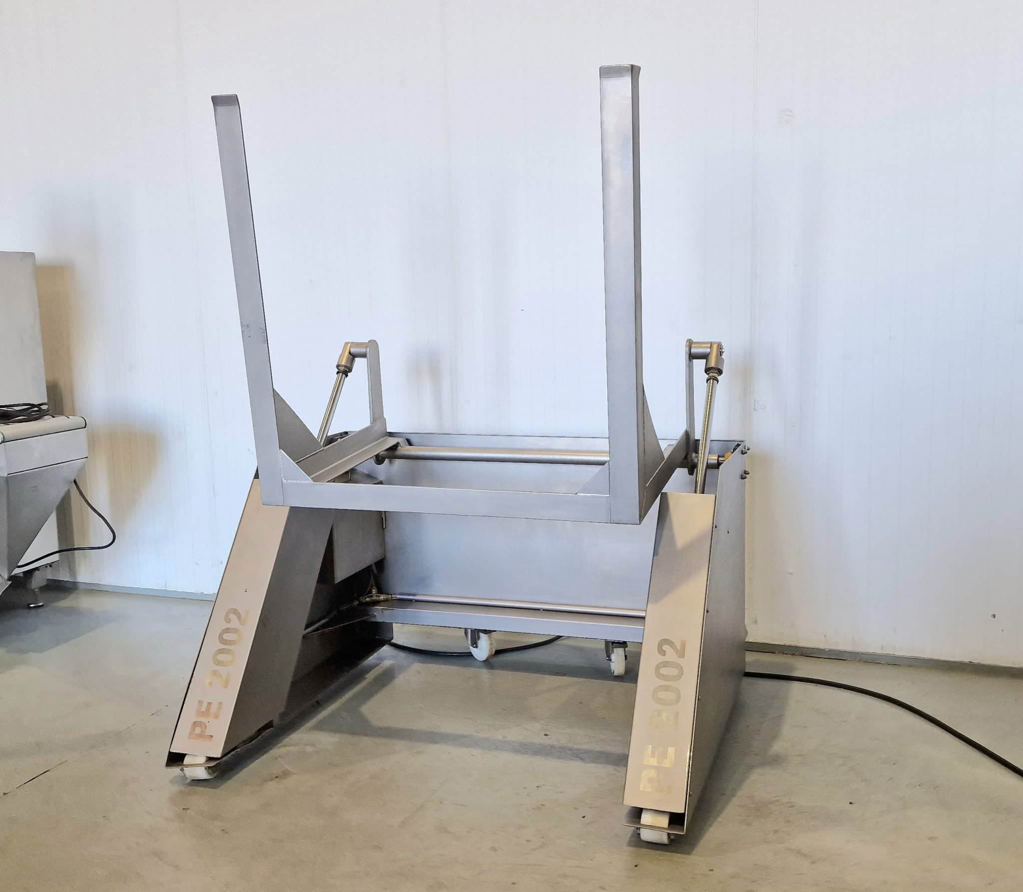 ELEVADOR DE CONTENEDORES PUJOLAS PE 2002 miniatura 4