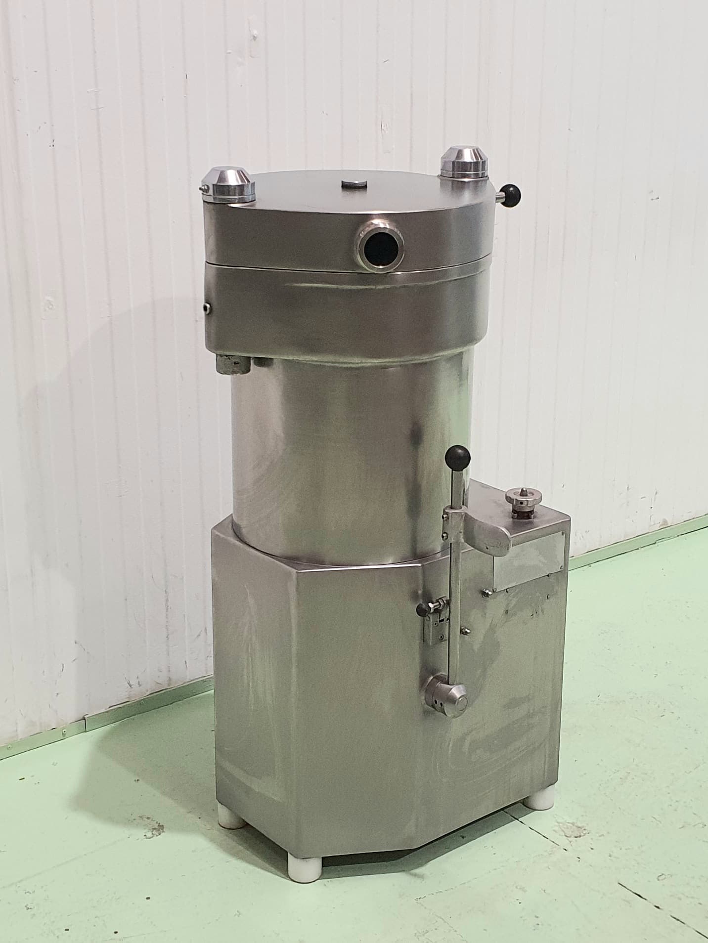 EMBUTIDORA PISTON 55L CATO