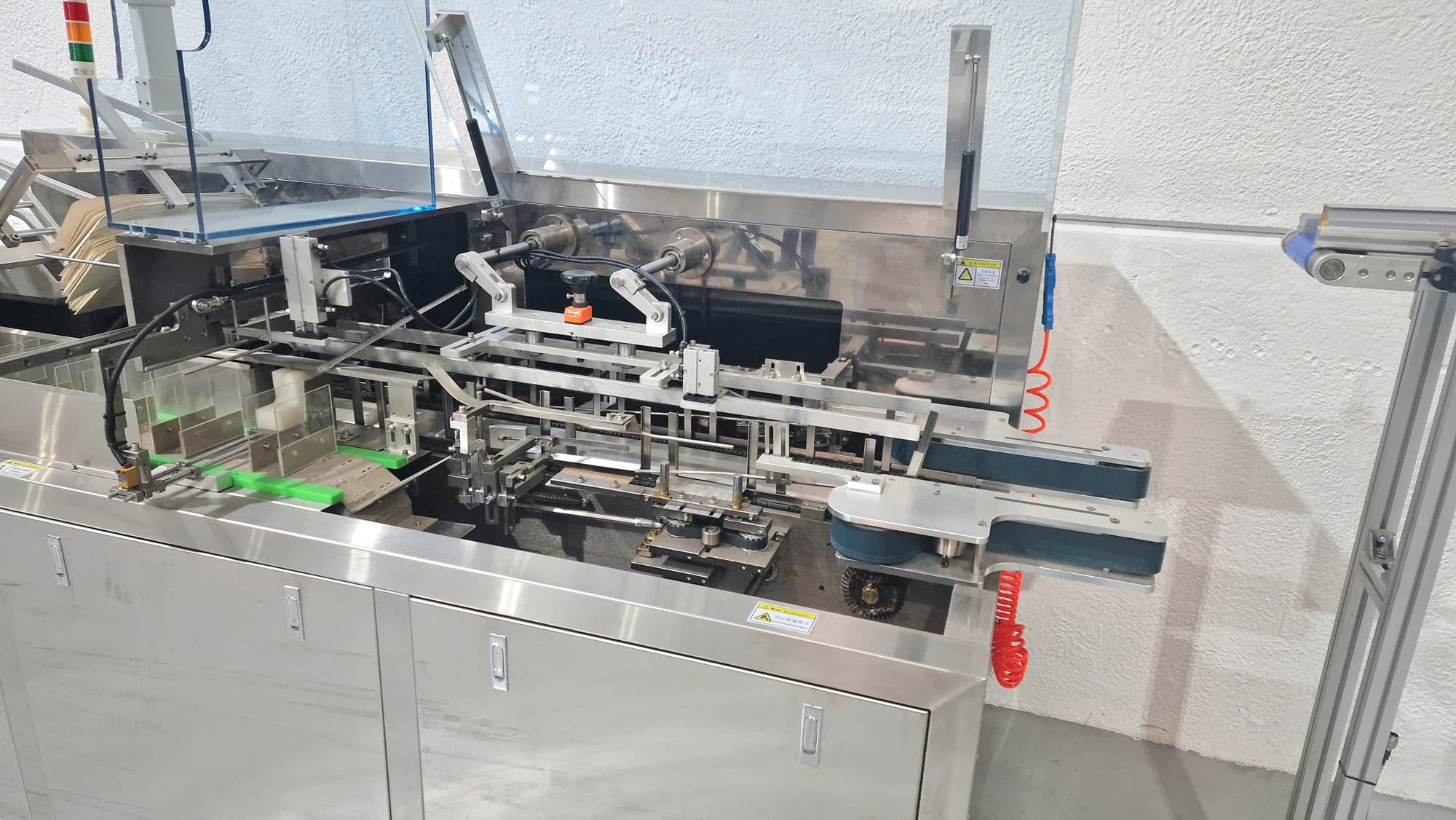 Envasadora en cartoncillo miniatura 6