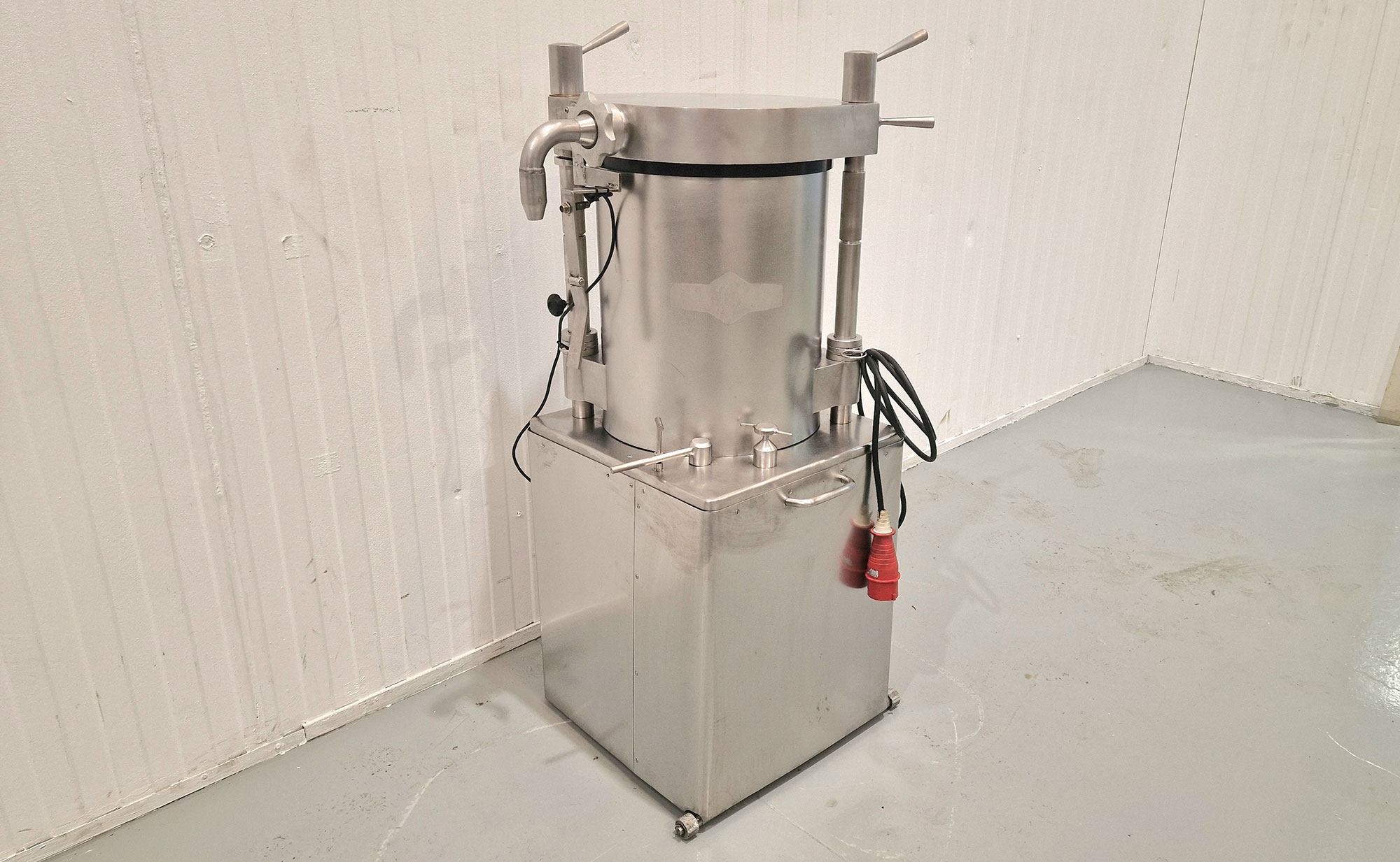 EMBUTIDORA PISTÓN MAINALI 50LT