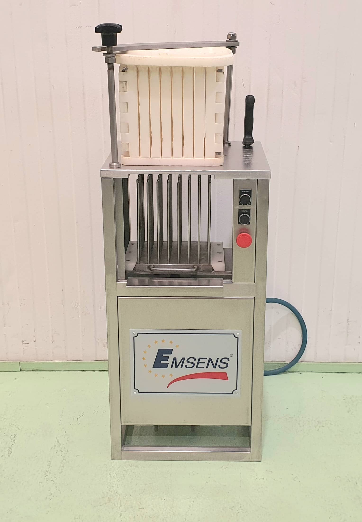 FORMADORA DE BROCHETAS EMSENS ESA