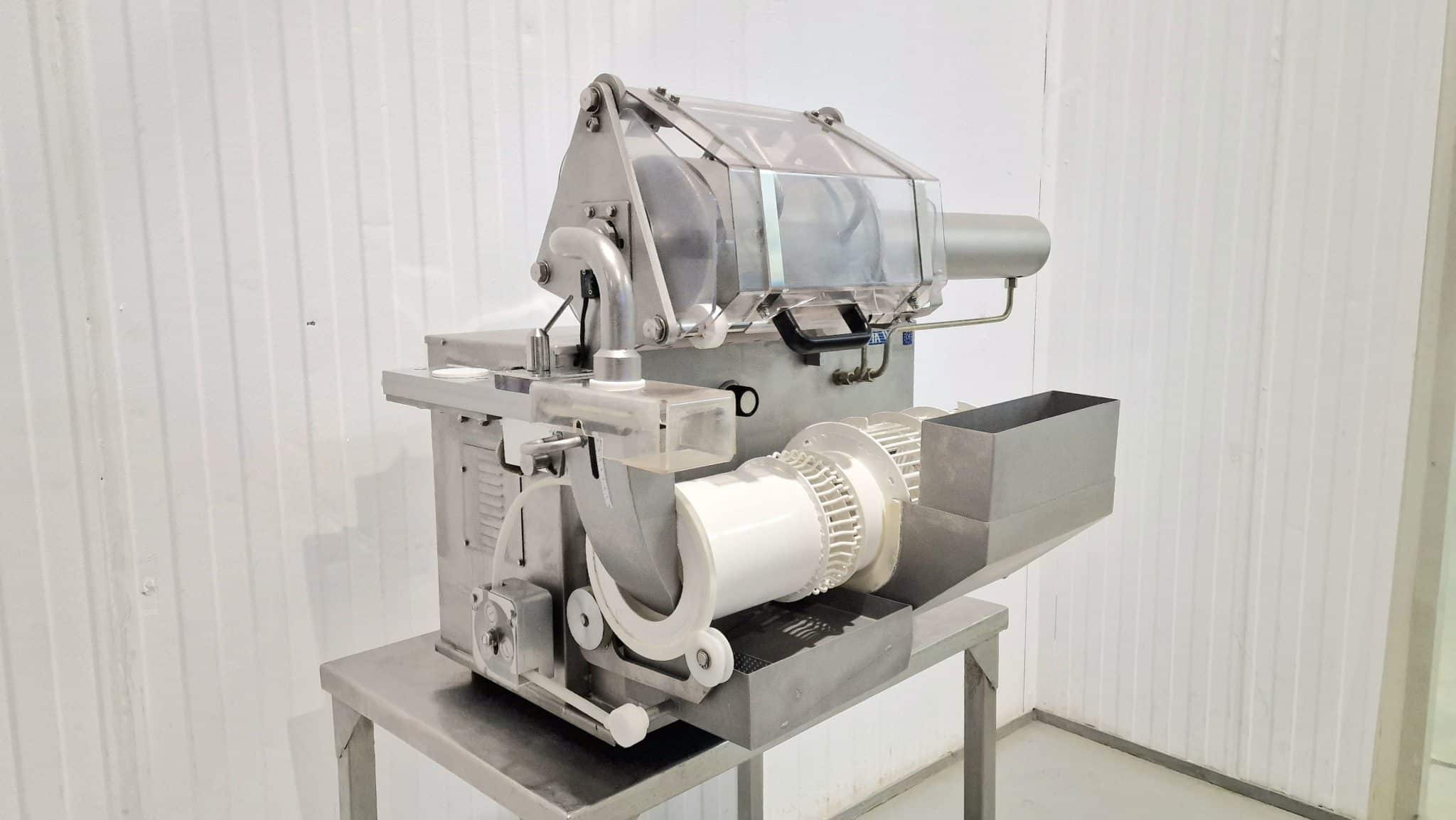 FORMADORA Y EMPANADORA DE CROQUETAS IMA