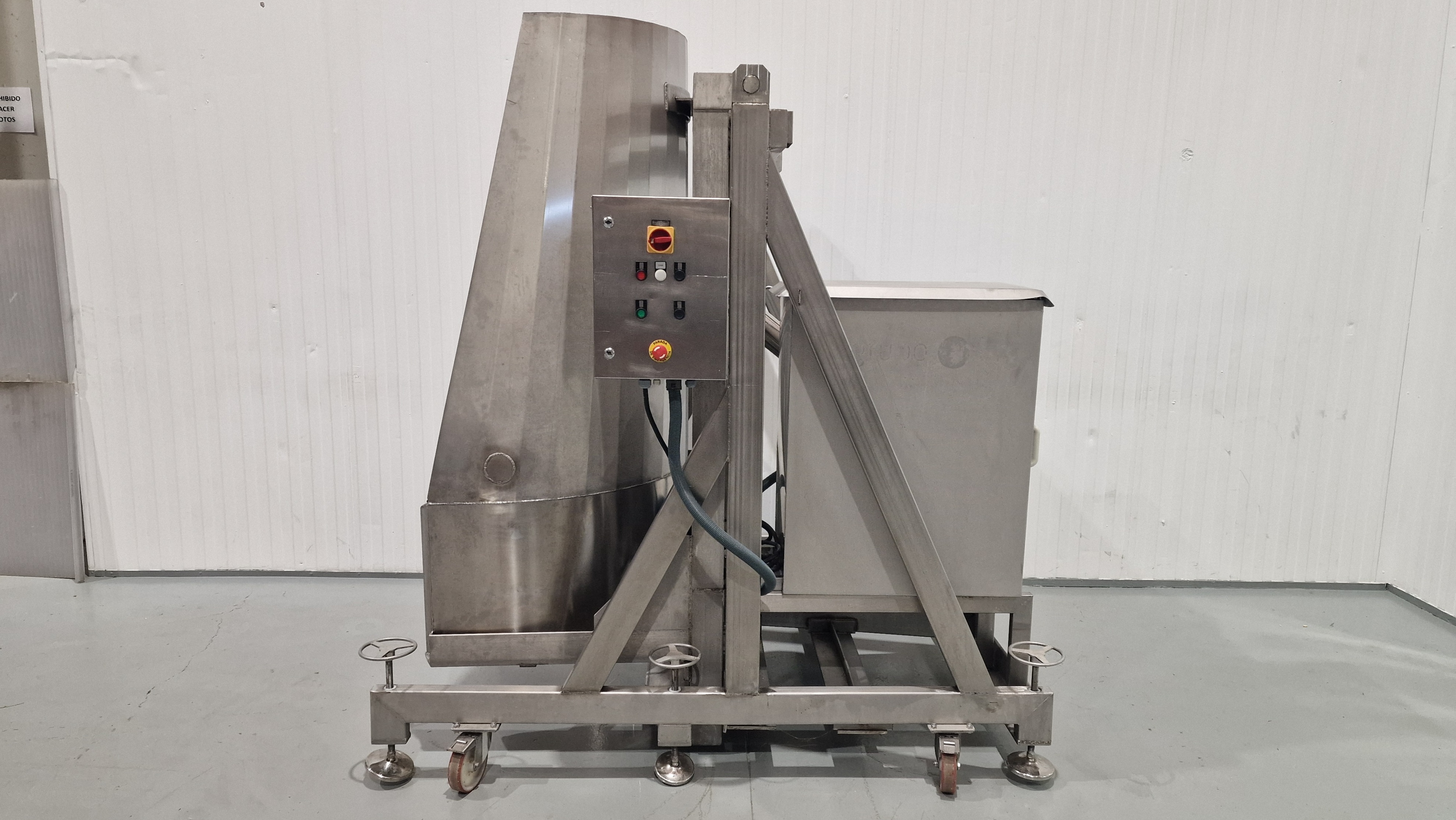 Elevador volcador de contenedores CESTONES HRG  0203-21/16